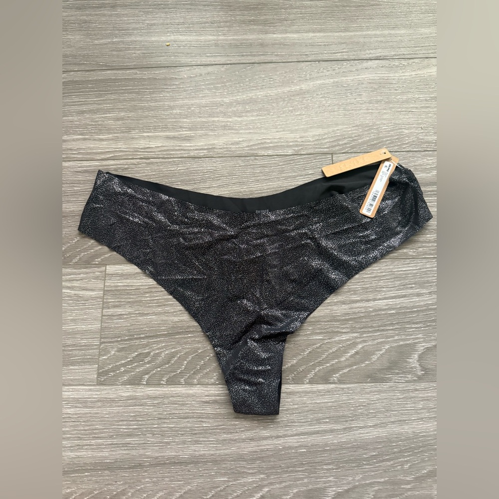 SKIMS Free Cut Thong Onyx Foil